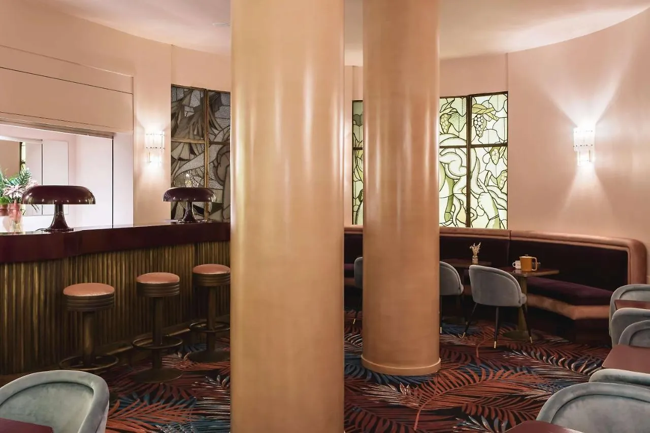 Mercedes Hotel Paris