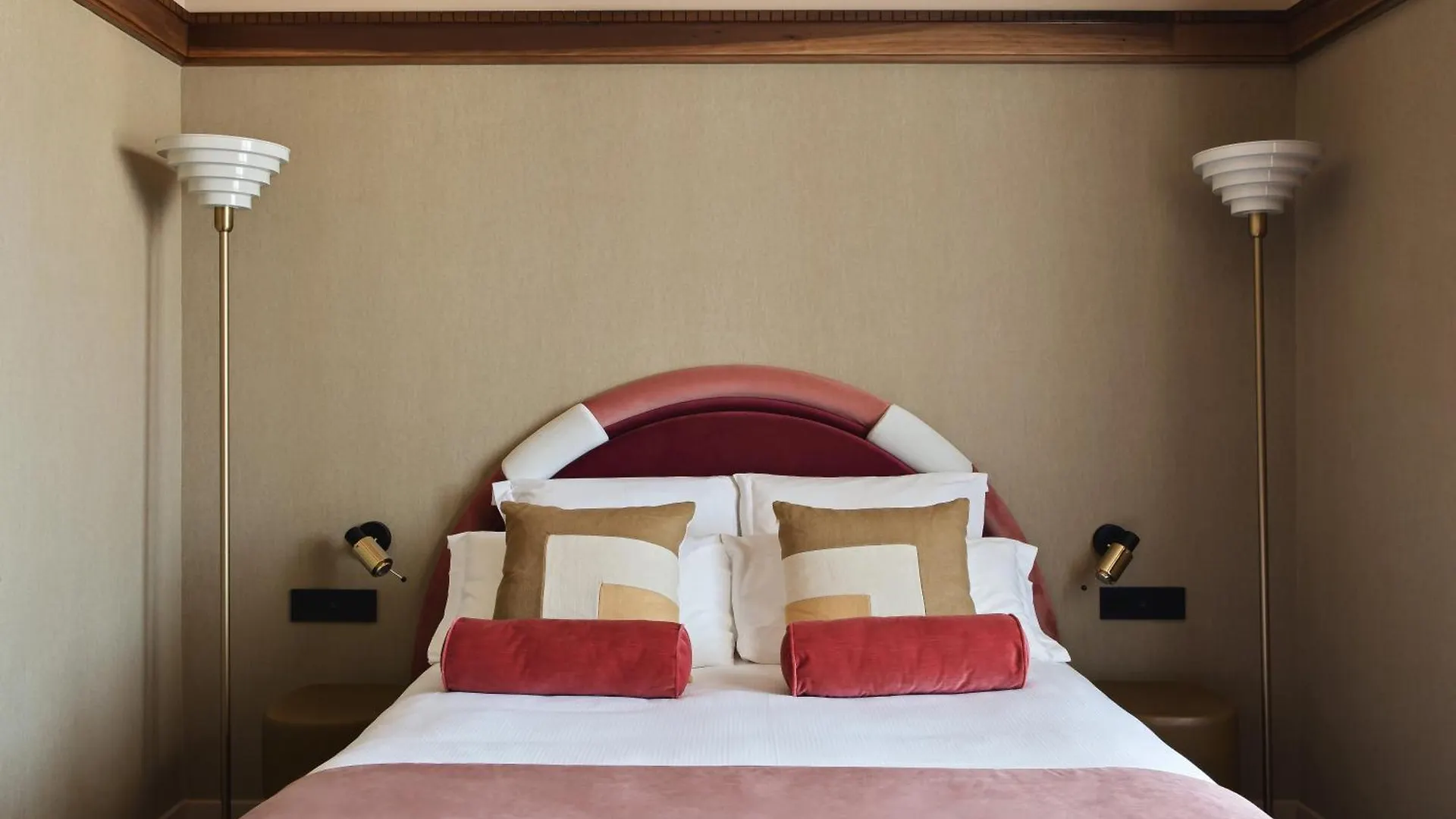 Mercedes 4* Paris